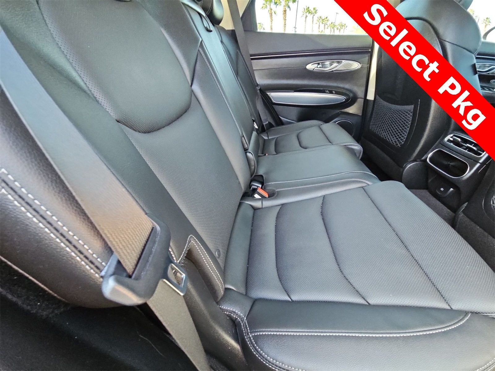 Thumbnail: 2022 Genesis GV70 - 17