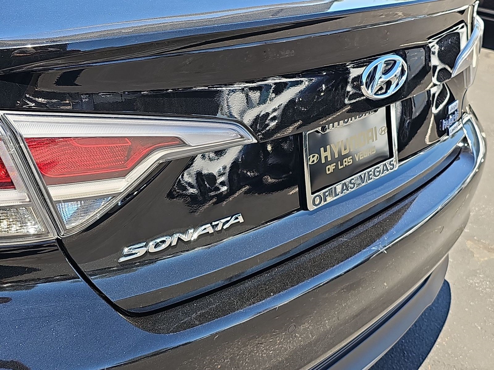 Thumbnail: 2017 Hyundai Sonata - 12