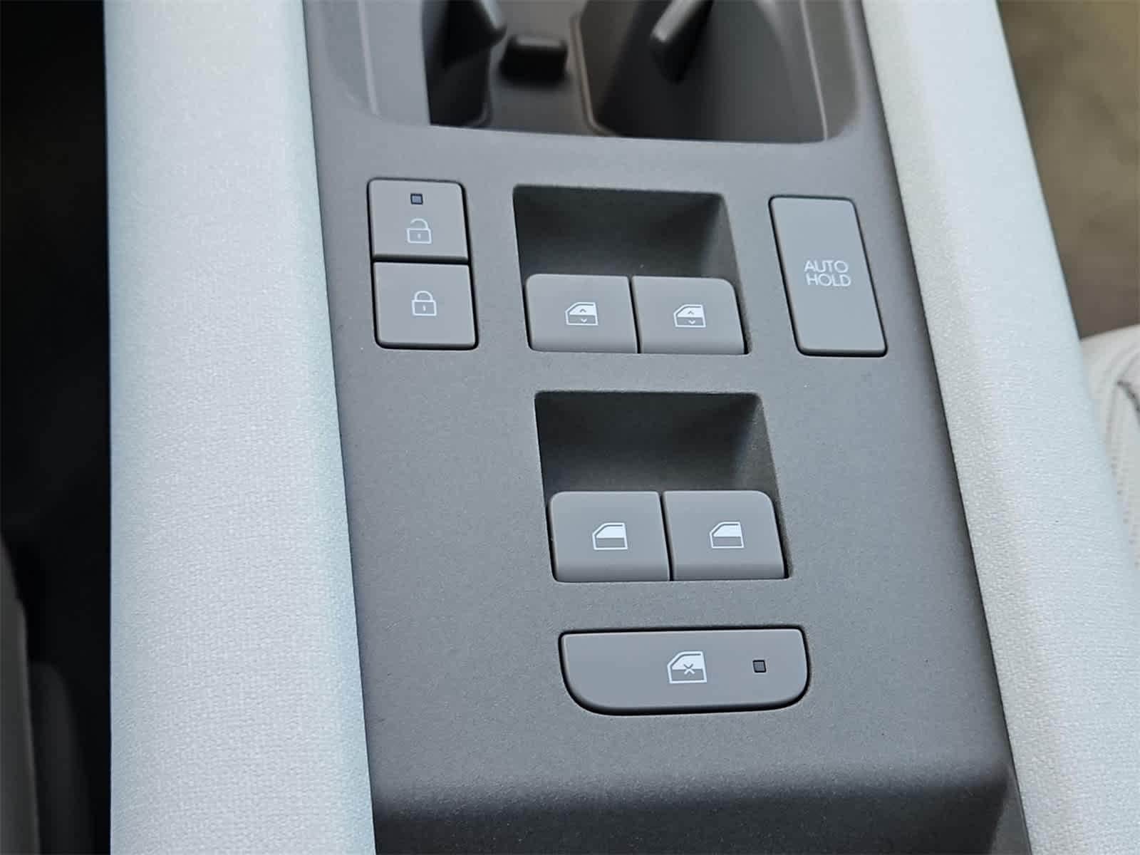 Thumbnail: 2025 Hyundai Ioniq 6 - 28