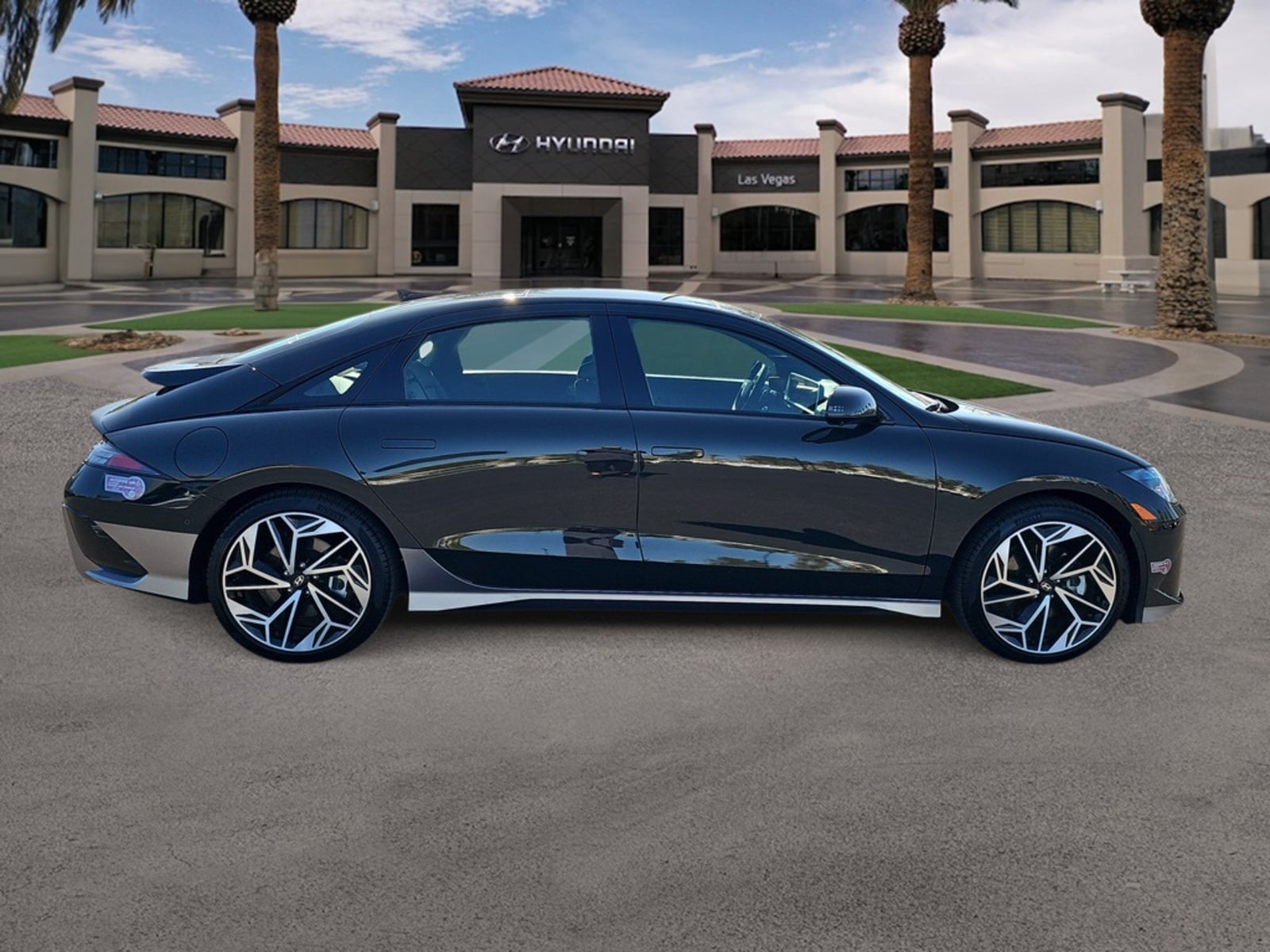 Thumbnail: 2023 Hyundai Ioniq 6 - 10