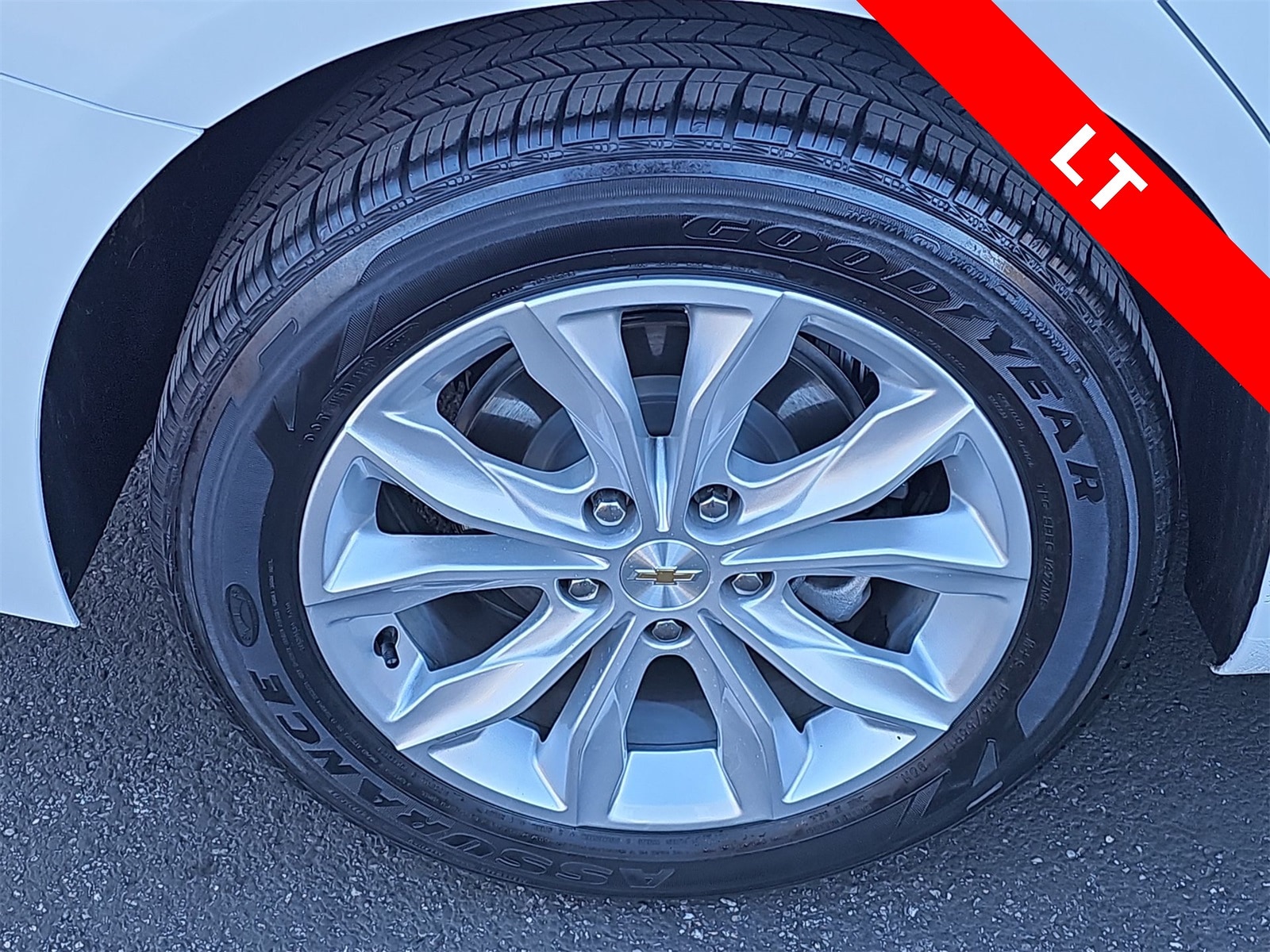 Thumbnail: 2024 Chevrolet Malibu - 12