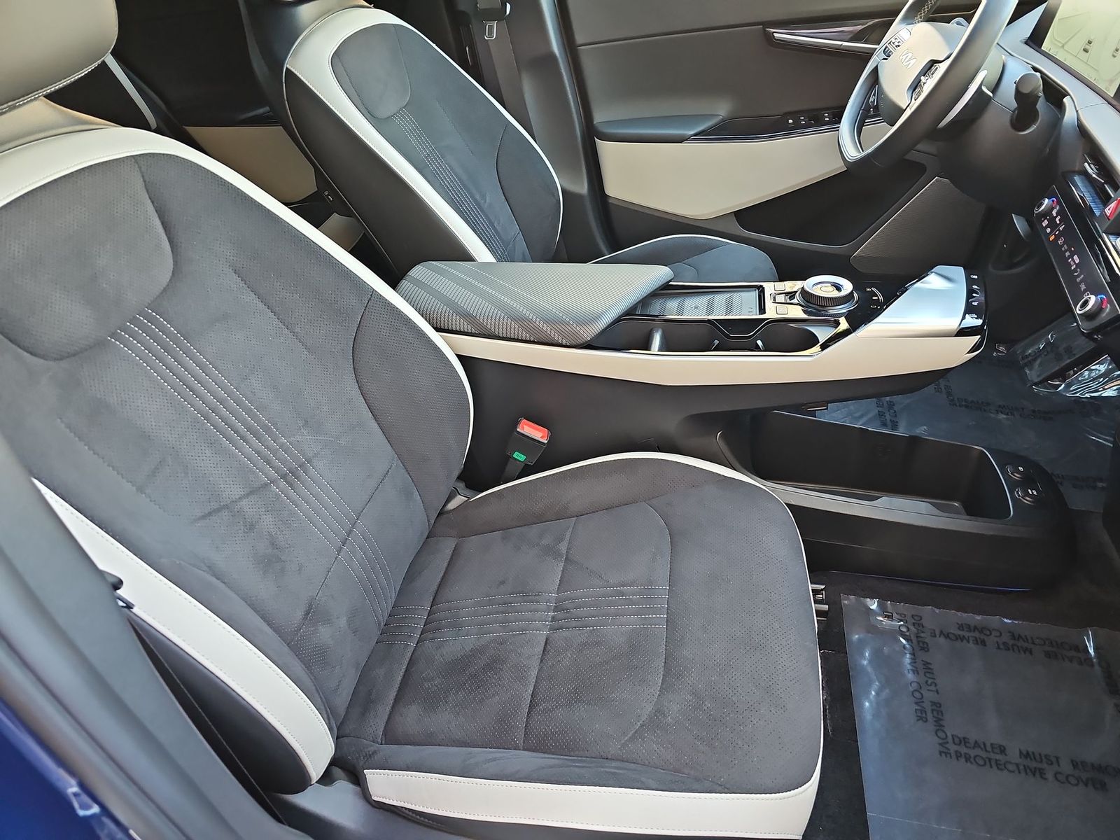 Thumbnail: 2023 Kia EV6 - 18
