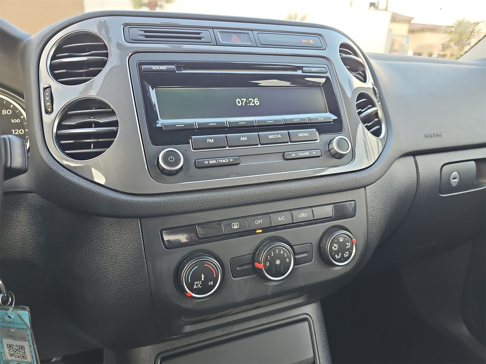 Thumbnail: 2013 Volkswagen Tiguan - 20