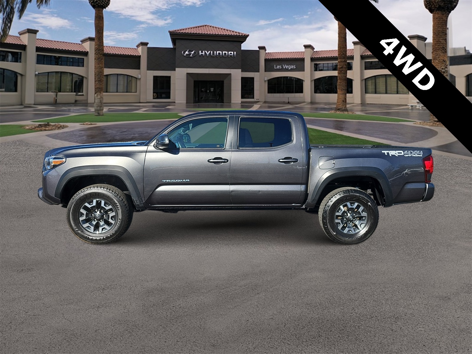 Thumbnail: 2018 Toyota Tacoma - 5