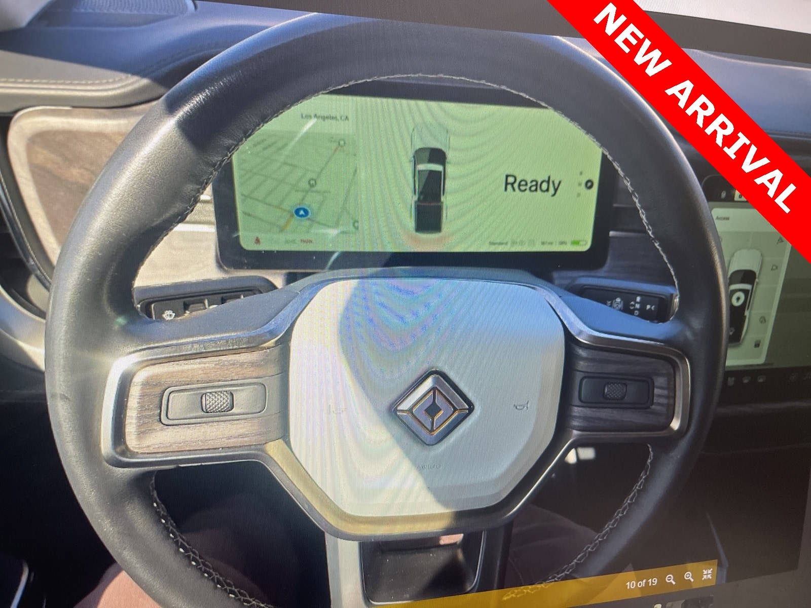 Thumbnail: 2022 Rivian R1T - 9