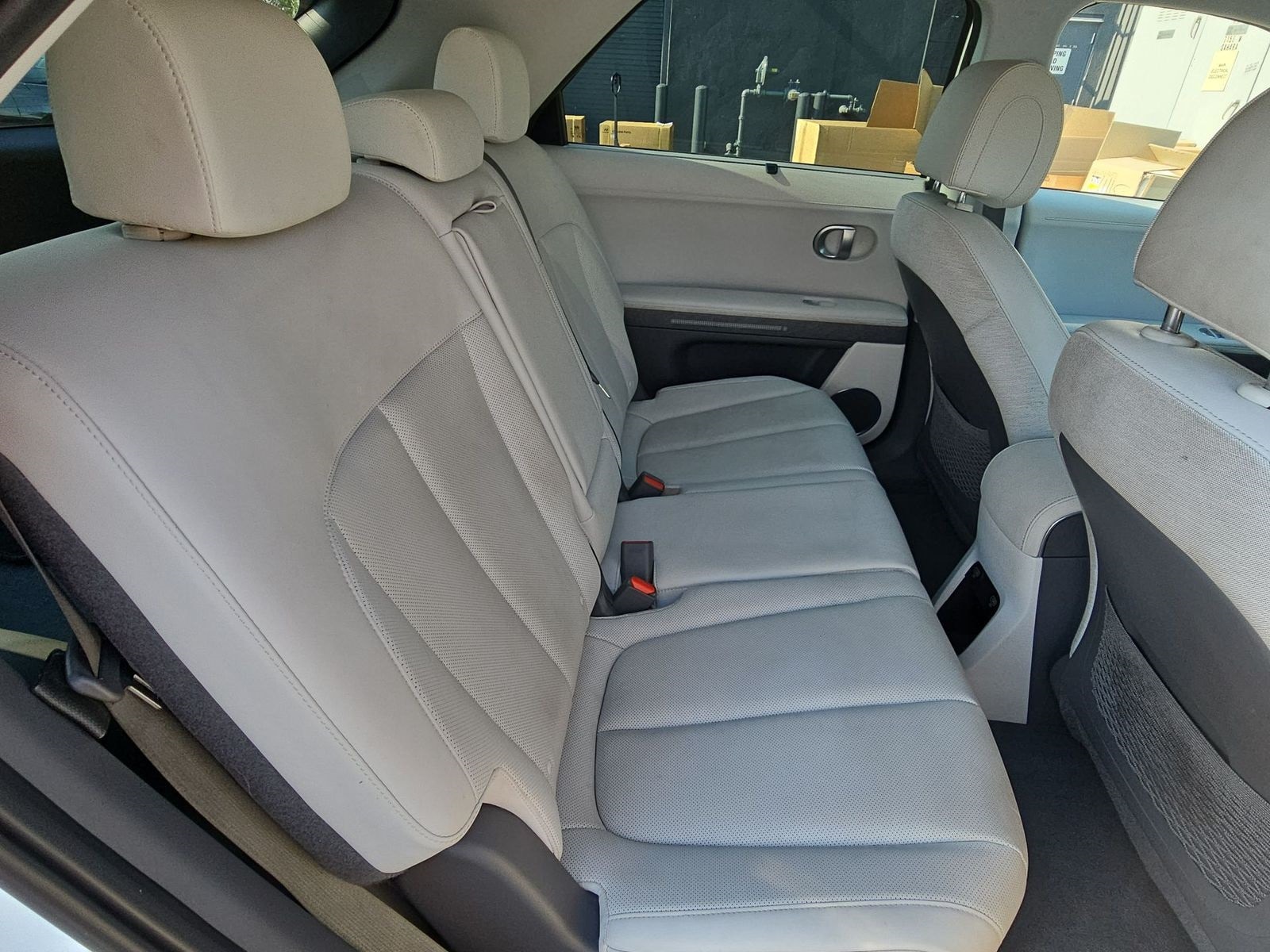 Thumbnail: 2022 Hyundai Ioniq 5 - 18