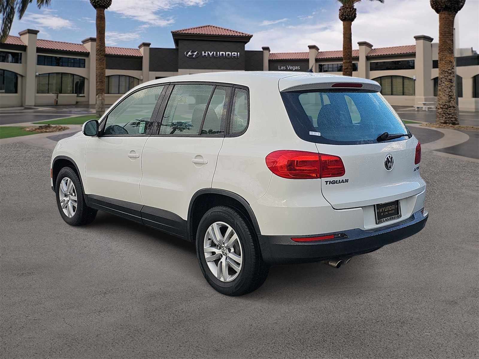 Thumbnail: 2013 Volkswagen Tiguan - 6