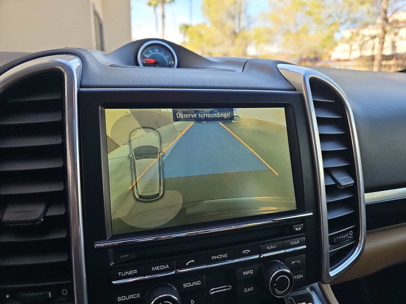 Thumbnail: 2014 Porsche Cayenne - 26