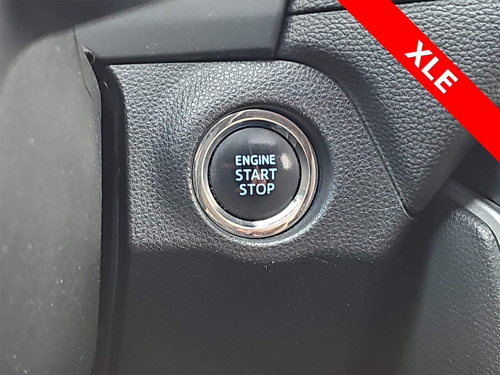 Thumbnail: 2019 Toyota RAV4 - 24