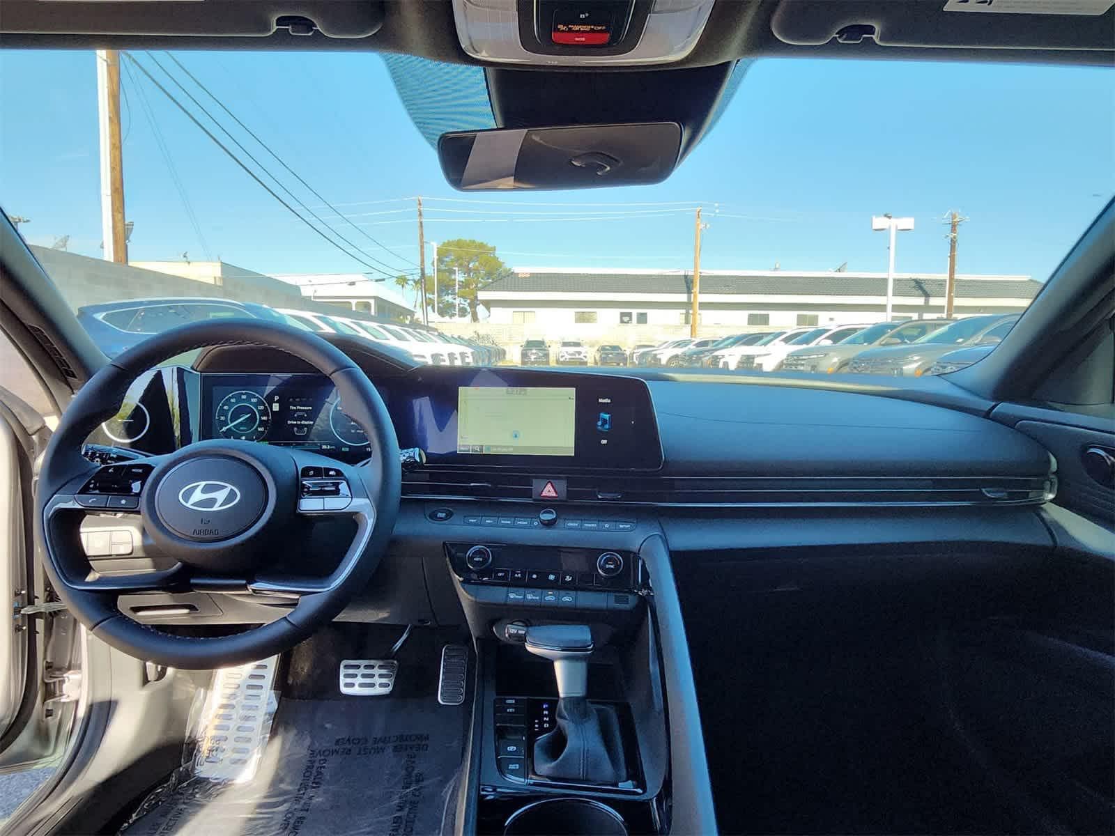 Thumbnail: 2025 Hyundai Elantra - 14