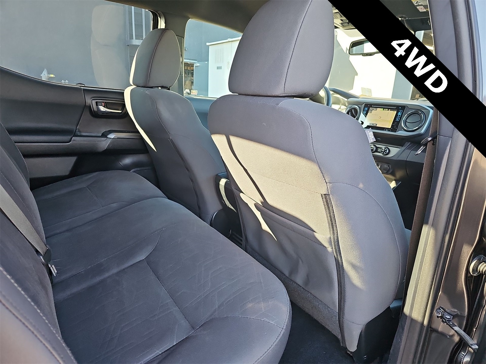 Thumbnail: 2018 Toyota Tacoma - 16