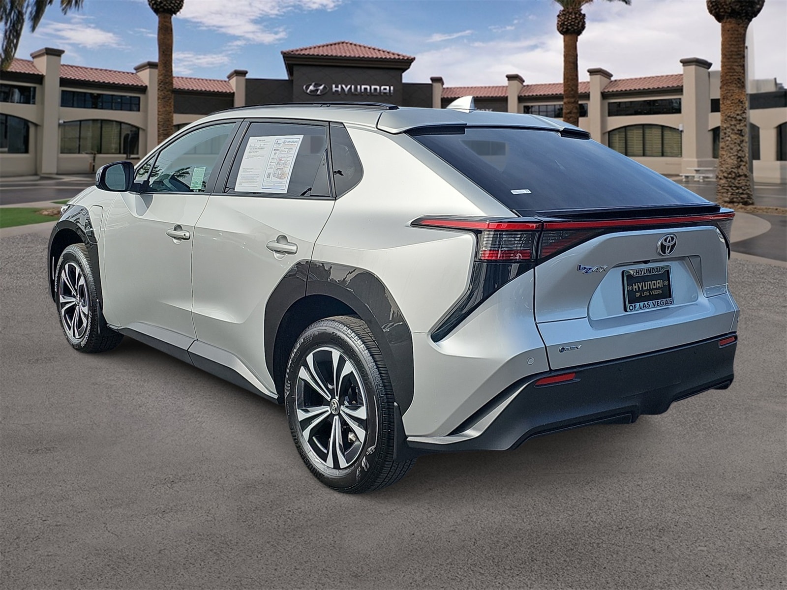 Thumbnail: 2024 Toyota bZ4X - 6