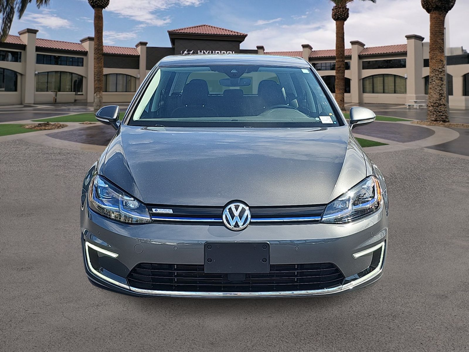Thumbnail: 2018 Volkswagen e-Golf - 3