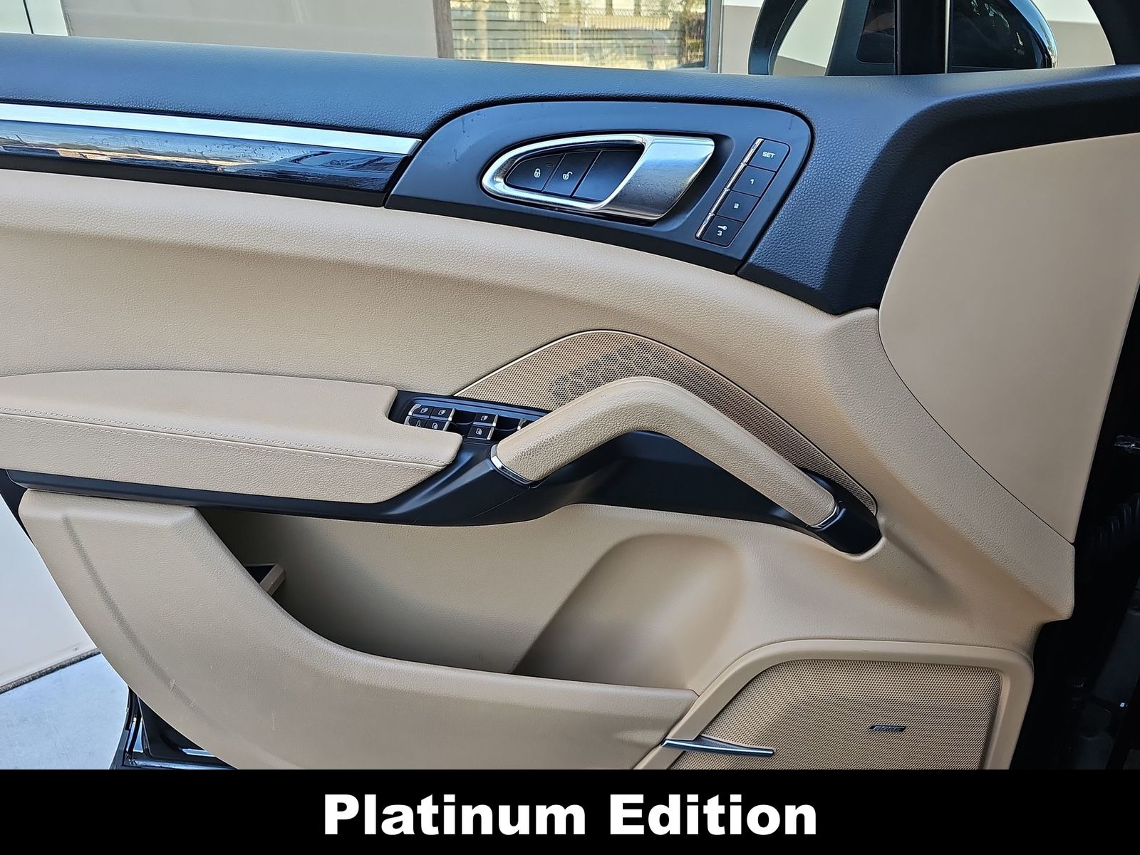 Thumbnail: 2014 Porsche Cayenne - 28