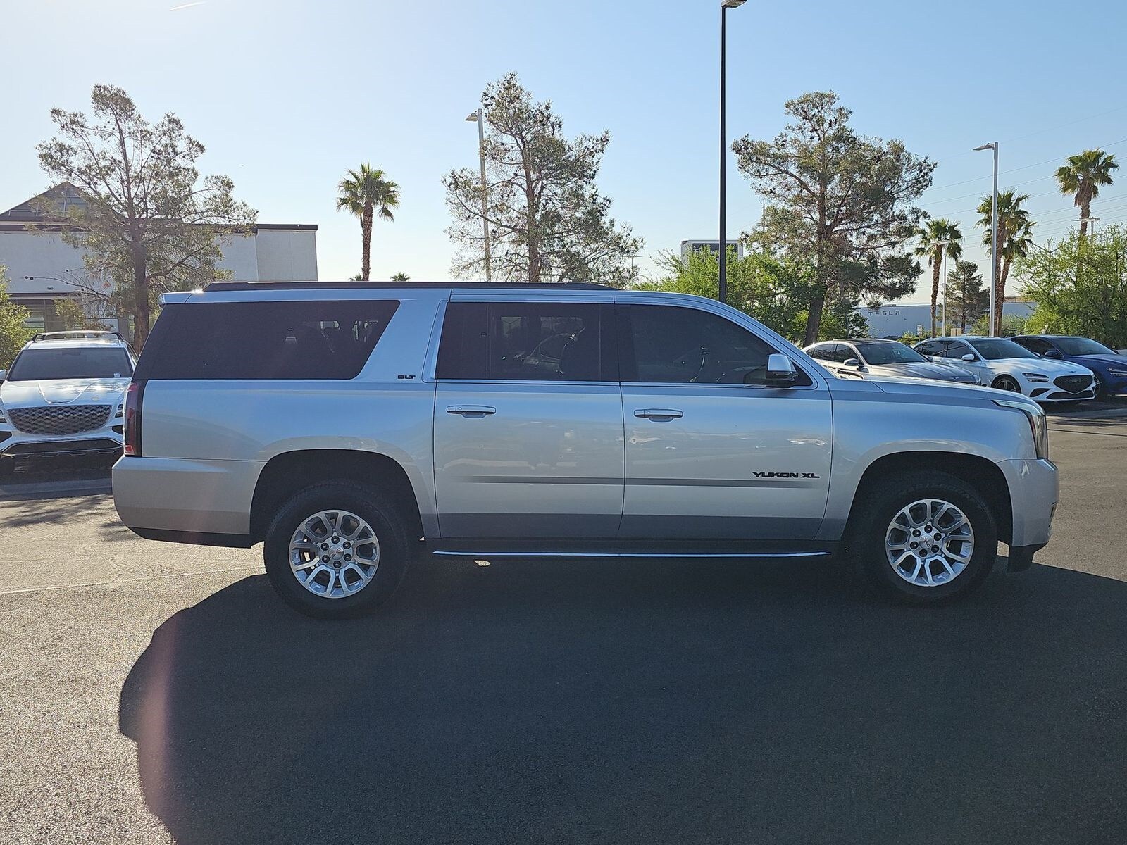 Thumbnail: 2017 GMC Yukon XL - 10