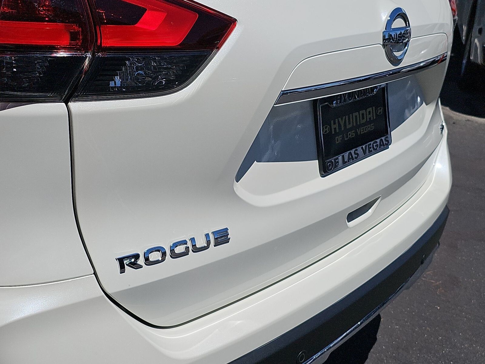 Thumbnail: 2019 Nissan Rogue - 12