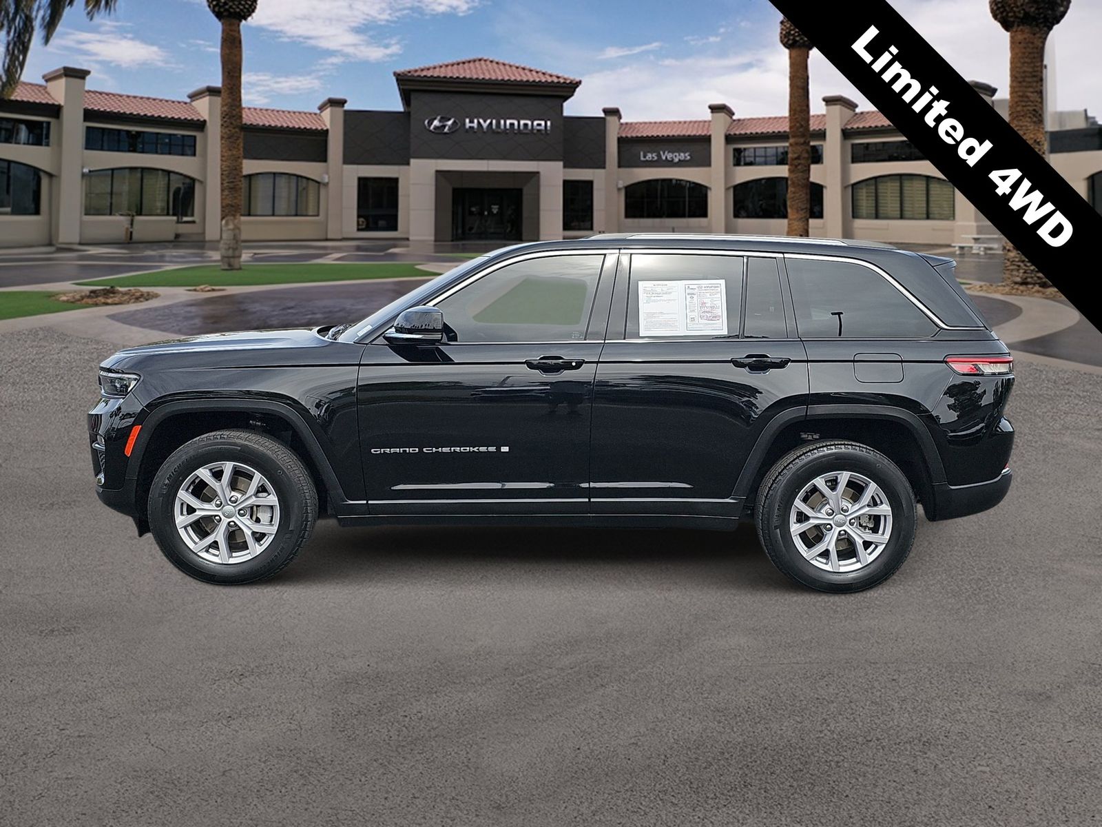 Thumbnail: 2022 Jeep Grand Cherokee - 5