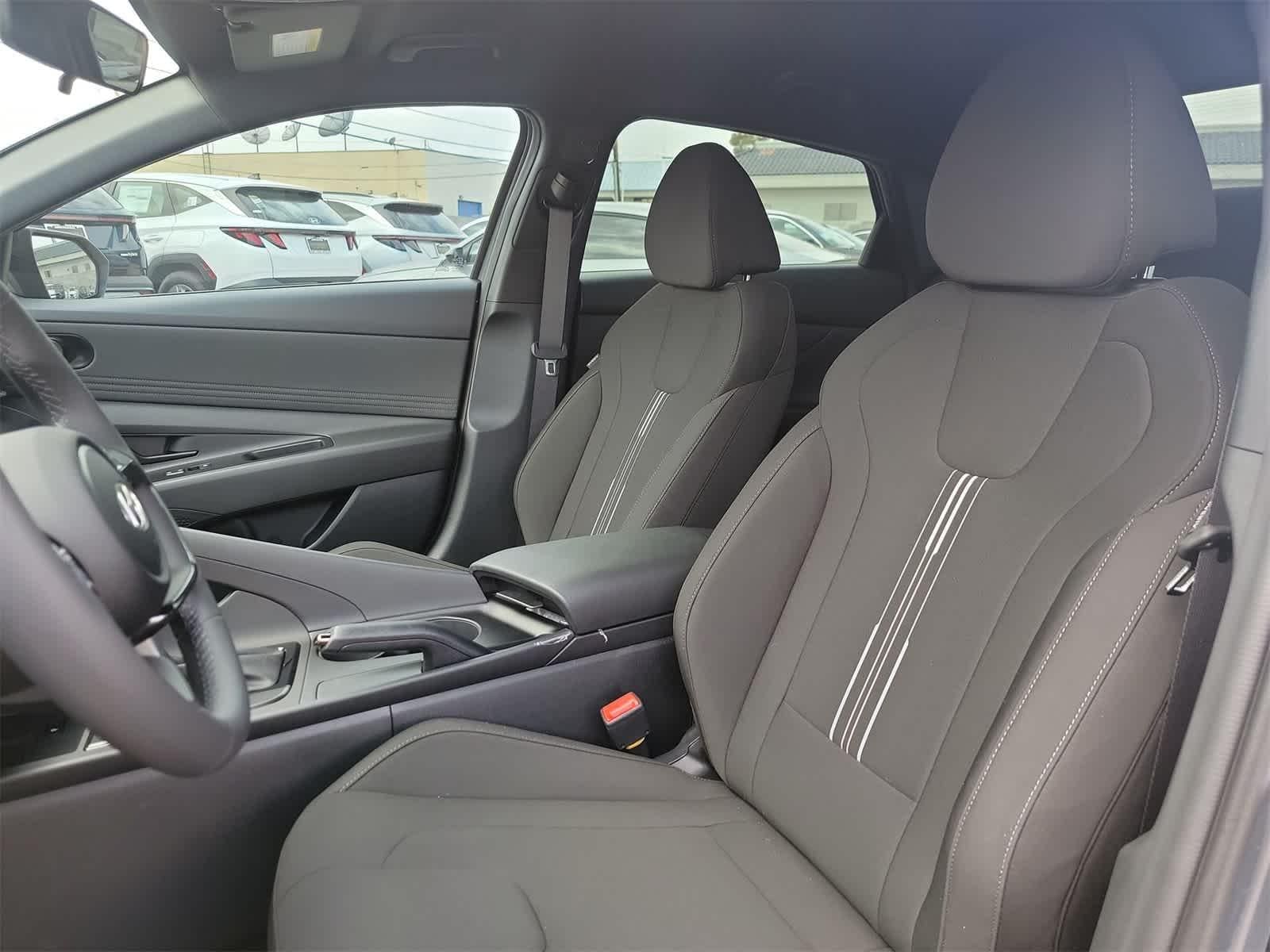 Thumbnail: 2025 Hyundai Elantra - 15