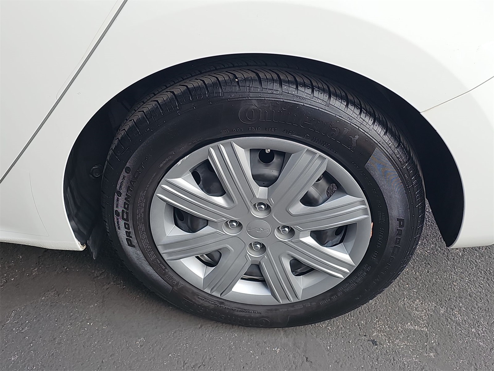 Thumbnail: 2023 Kia Rio - 12