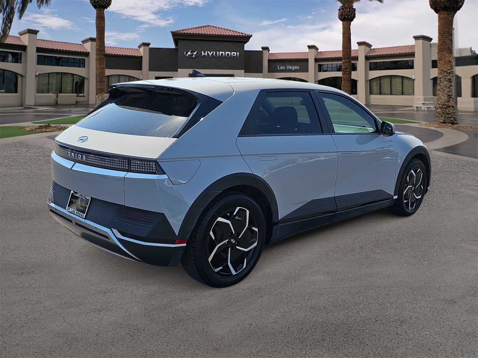 Thumbnail: 2022 Hyundai Ioniq 5 - 8