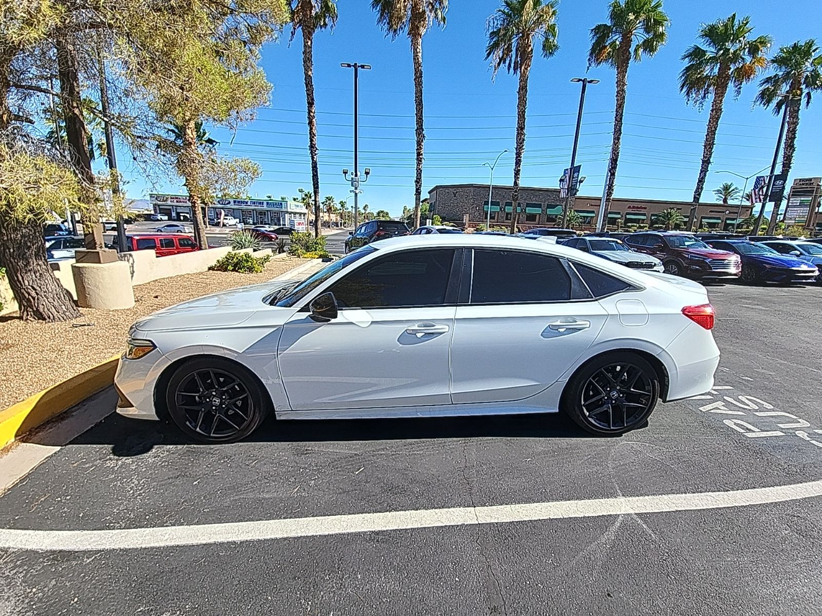 Thumbnail: 2023 Honda Civic - 3