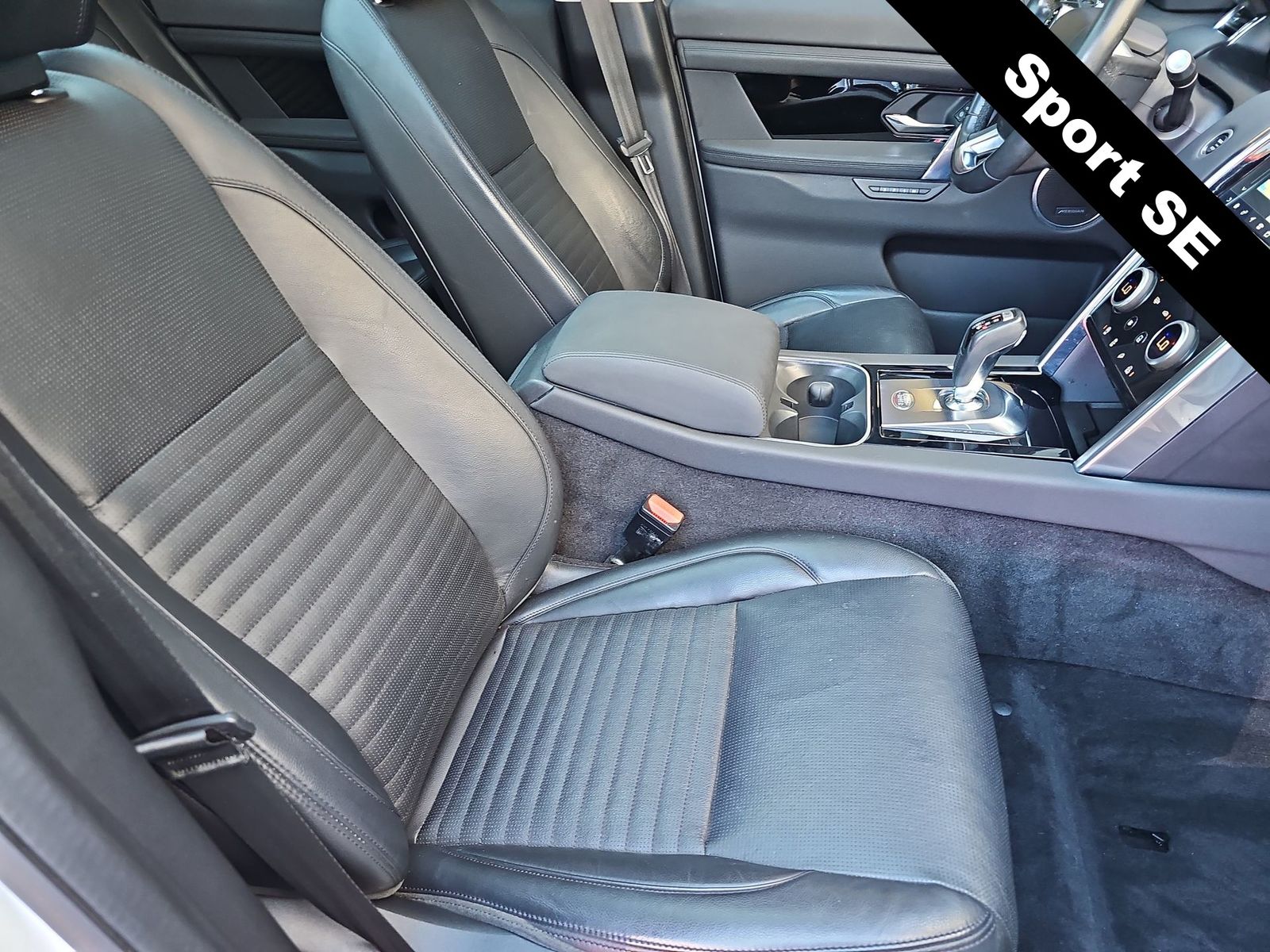 Thumbnail: 2020 Land Rover Discovery Sport - 18