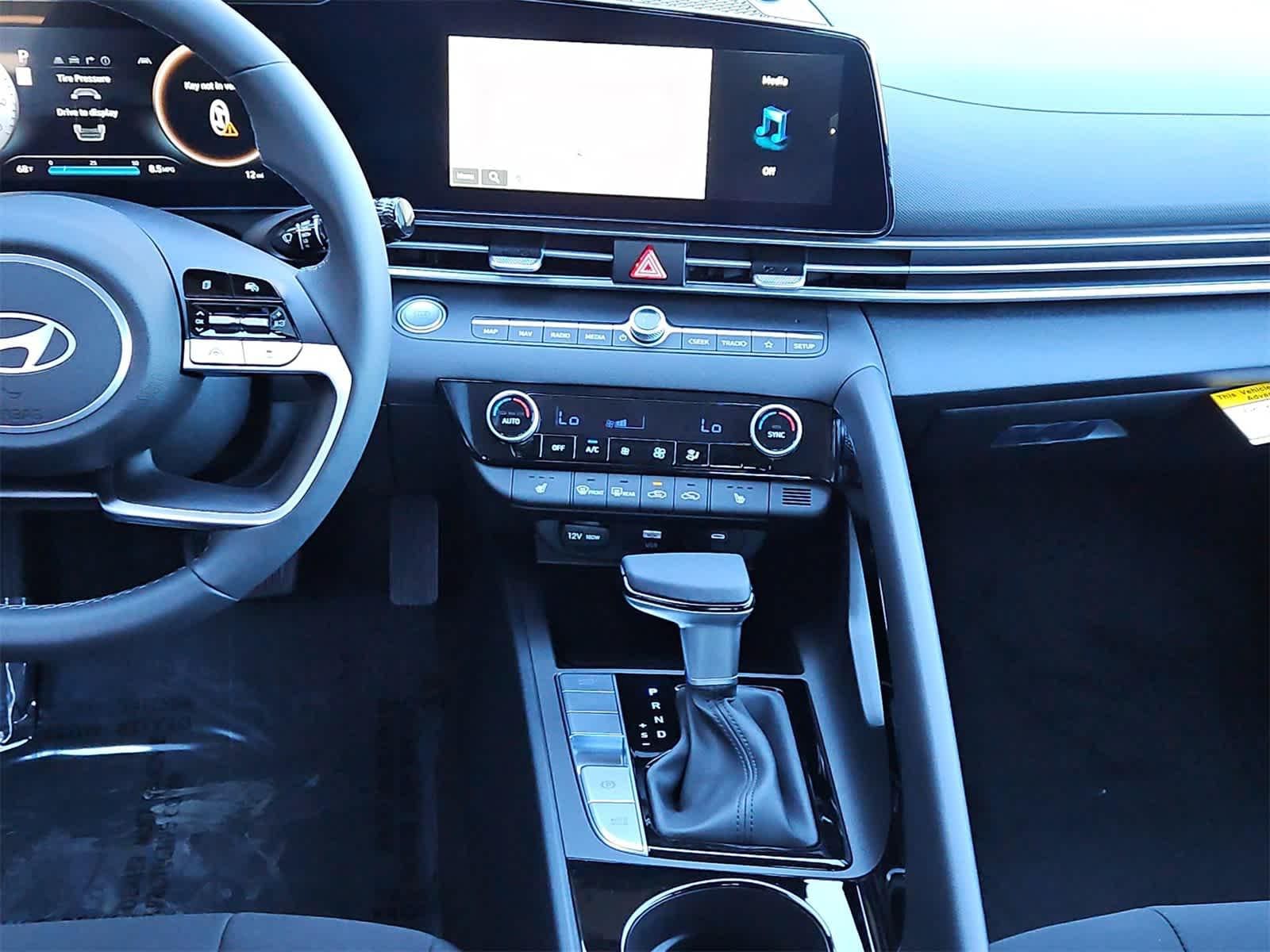 Thumbnail: 2025 Hyundai Elantra - 20