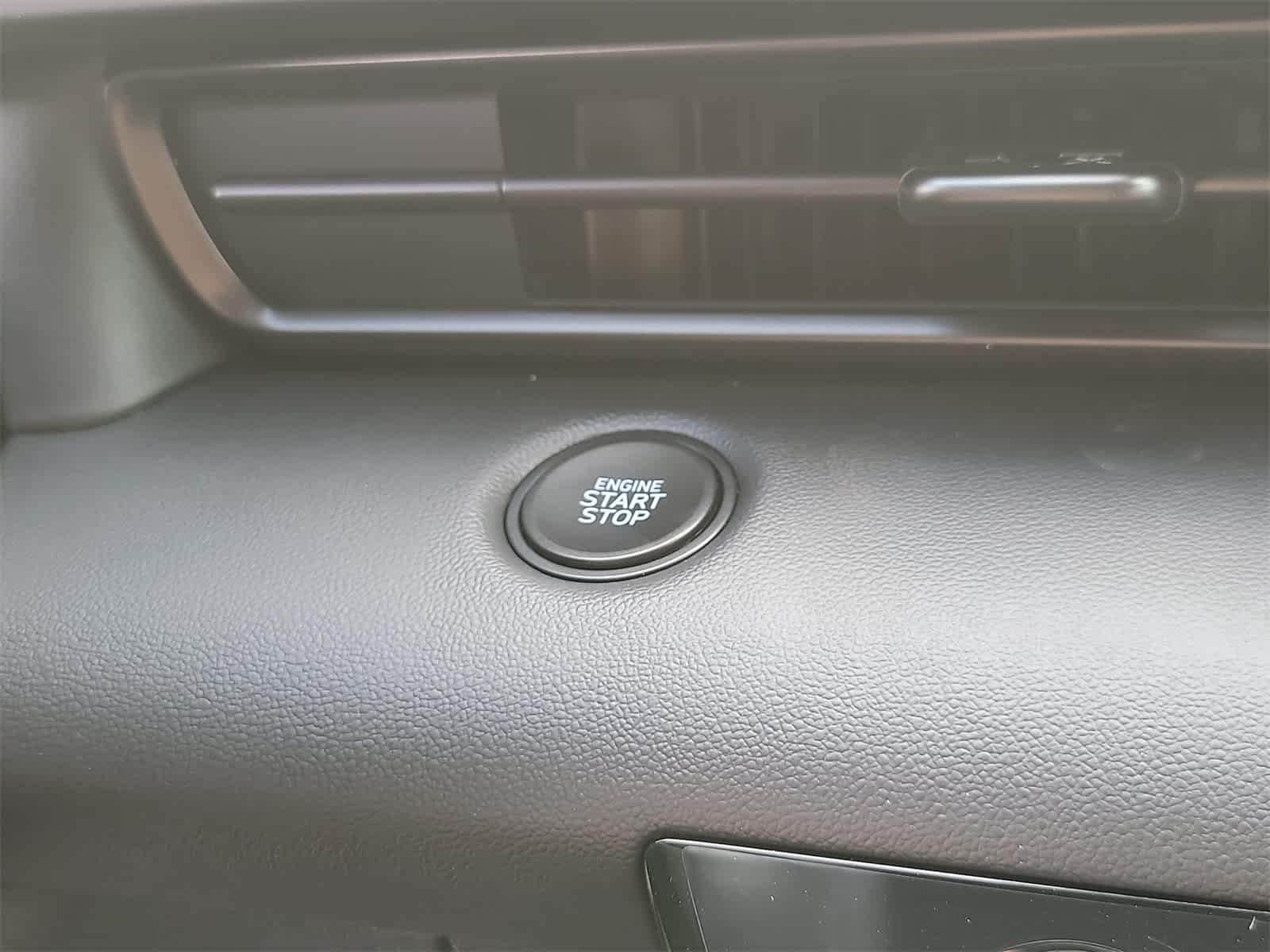 Thumbnail: 2025 Hyundai Elantra - 25