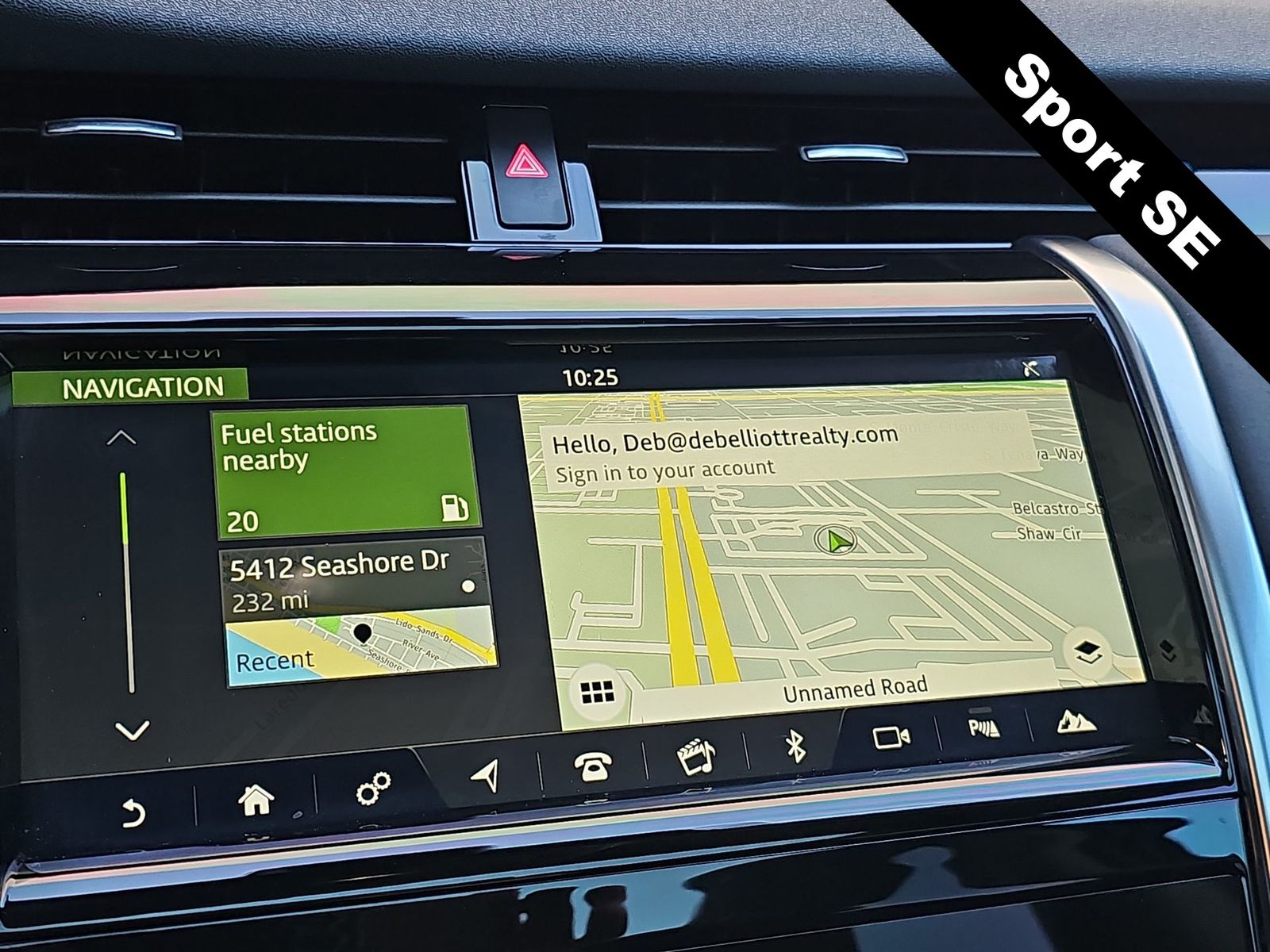 Thumbnail: 2020 Land Rover Discovery Sport - 27