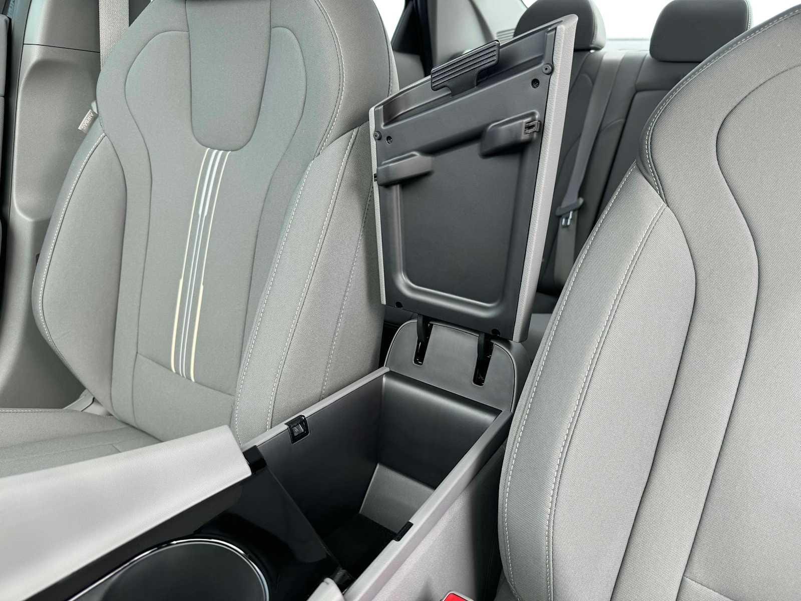 Thumbnail: 2025 Hyundai Elantra - 18