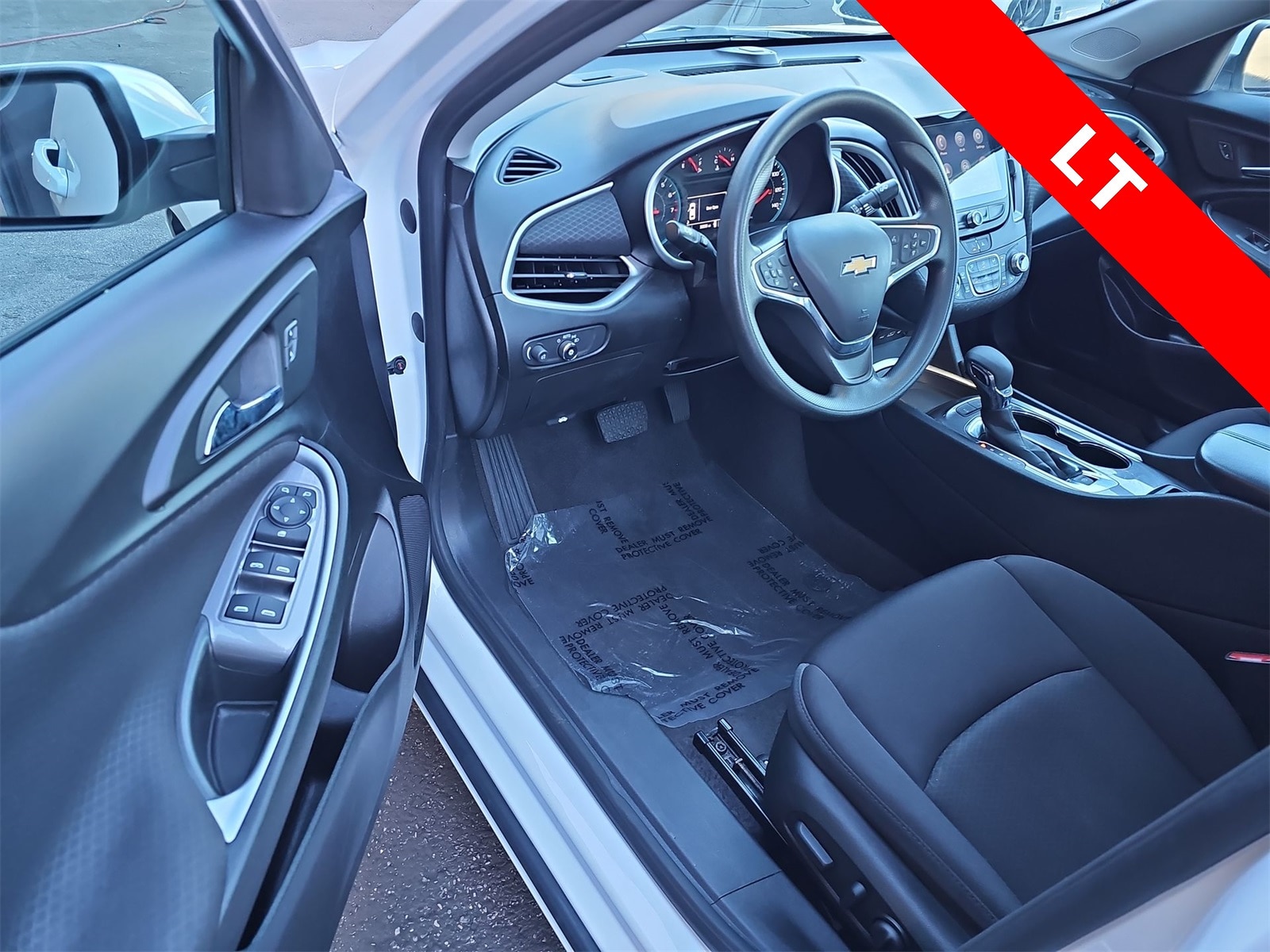 Thumbnail: 2024 Chevrolet Malibu - 10