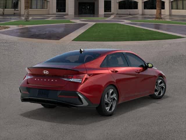 2025 Hyundai Elantra SEL Sport photo 4