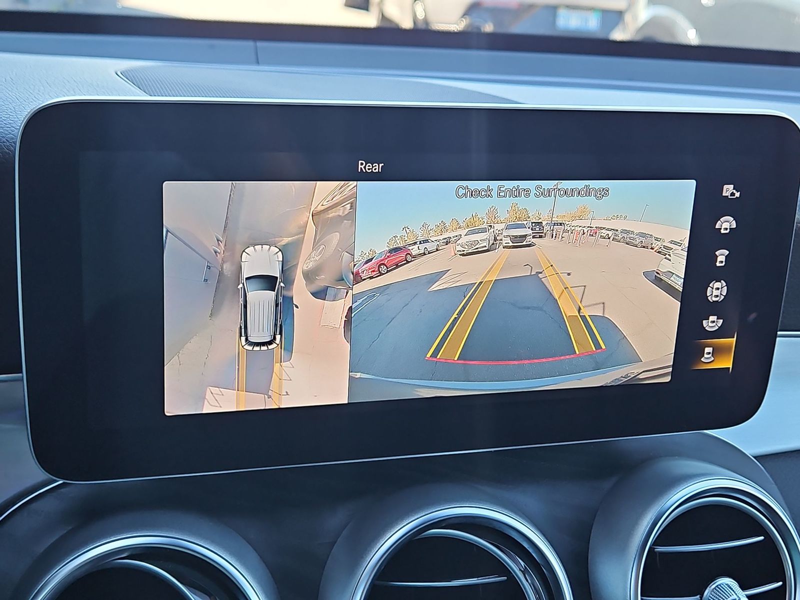 Thumbnail: 2022 Mercedes-Benz GLC - 26