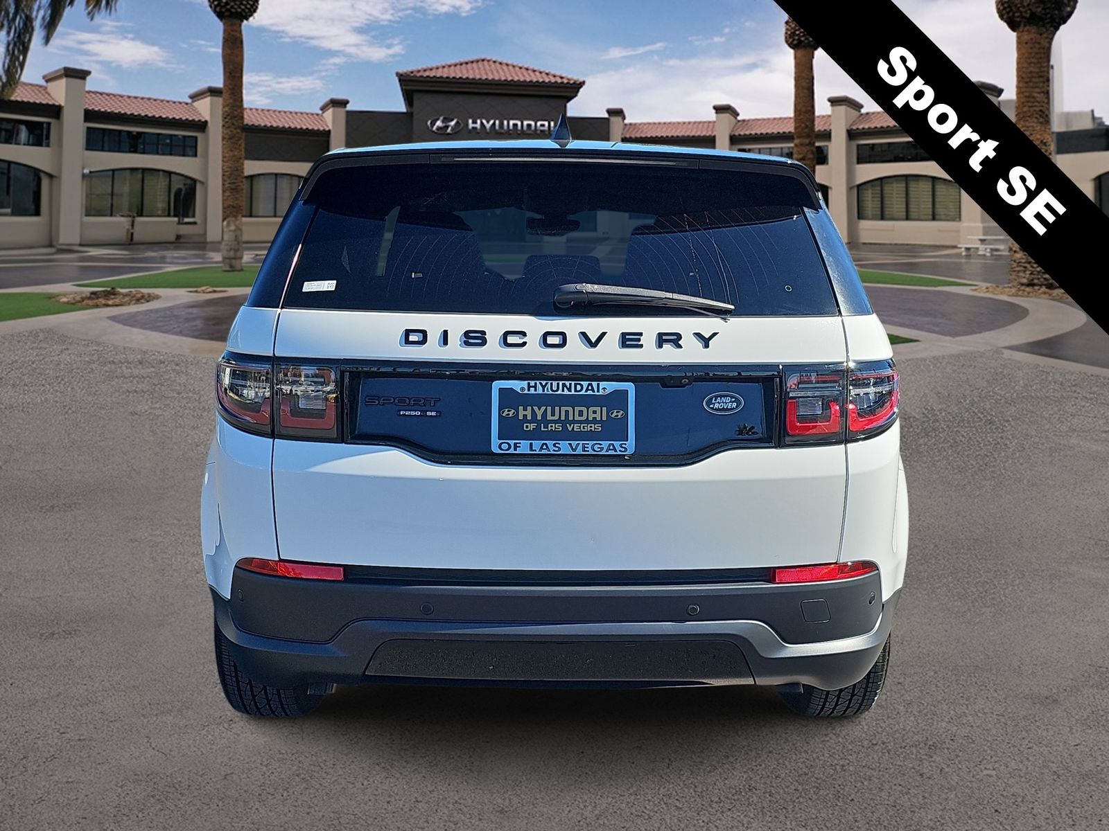 Thumbnail: 2020 Land Rover Discovery Sport - 7