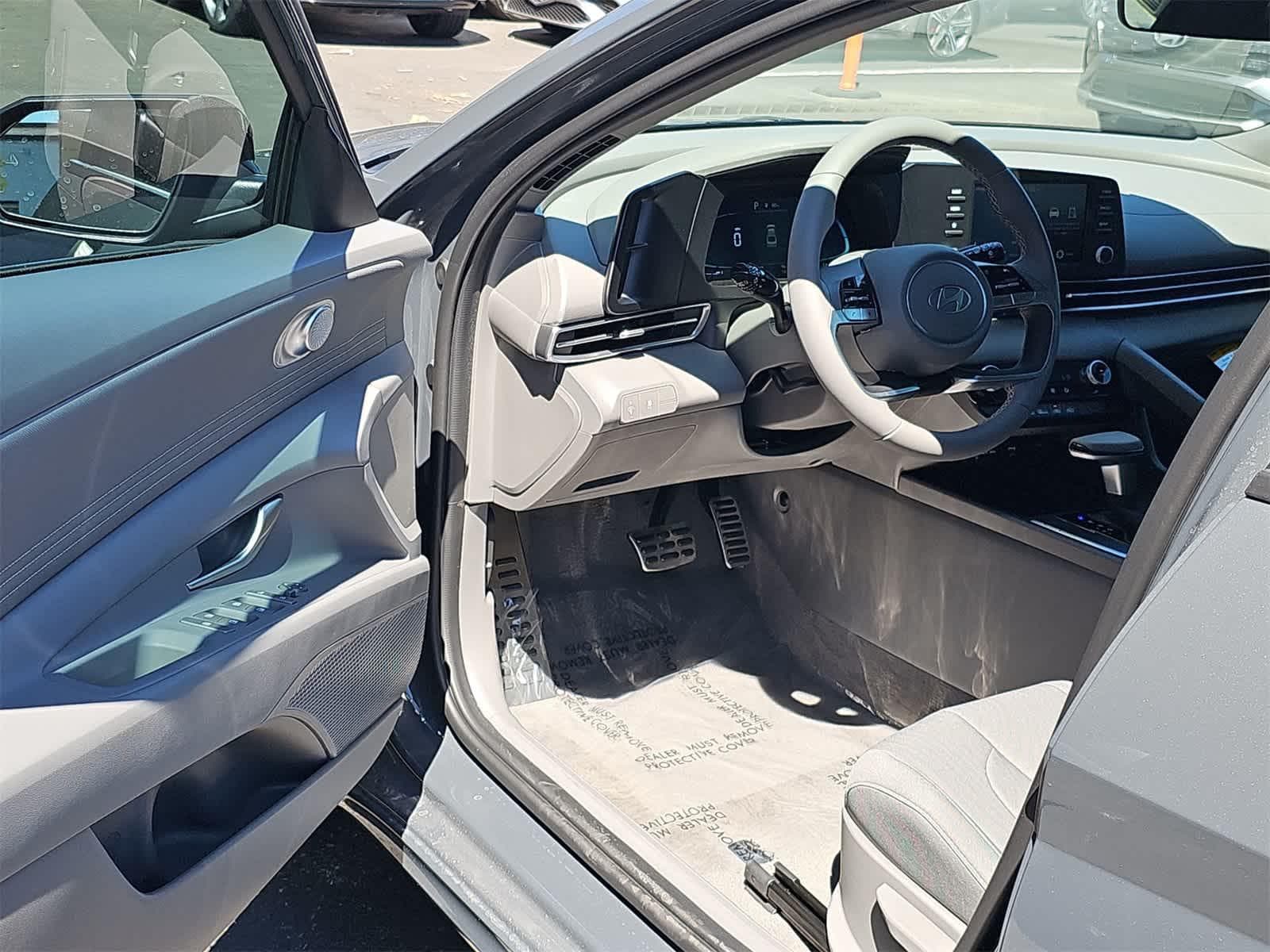 Thumbnail: 2025 Hyundai Elantra - 10