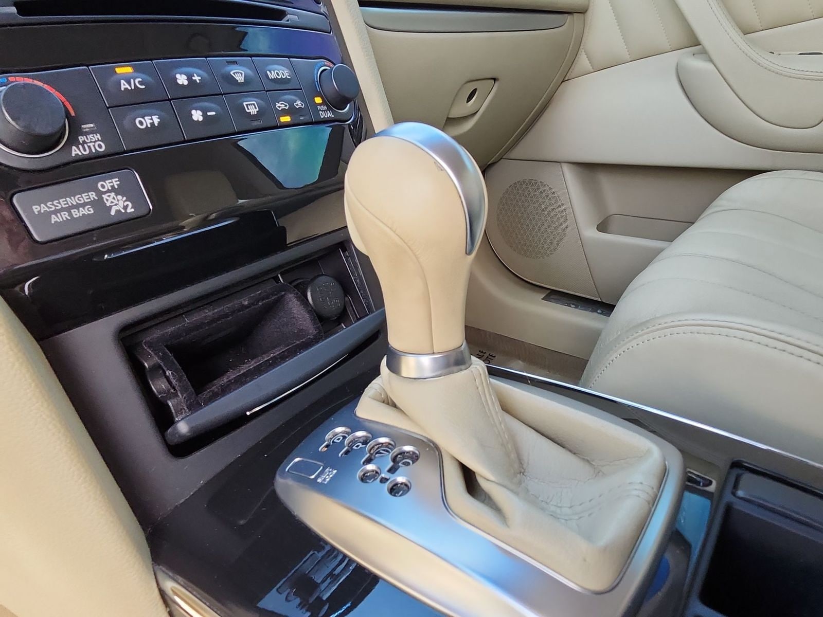 Thumbnail: 2011 INFINITI FX35 - 22
