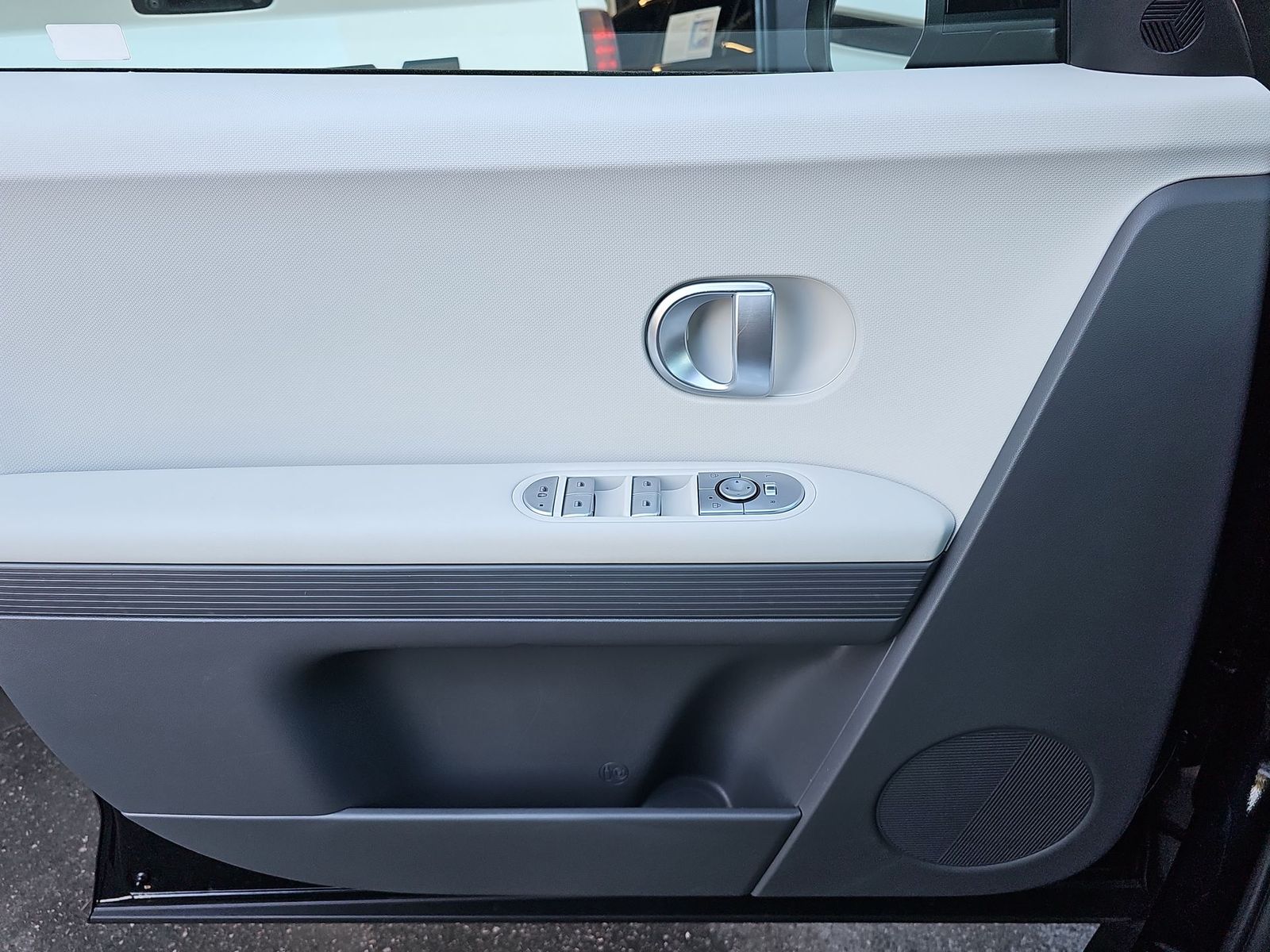 Thumbnail: 2024 Hyundai Ioniq 5 - 28