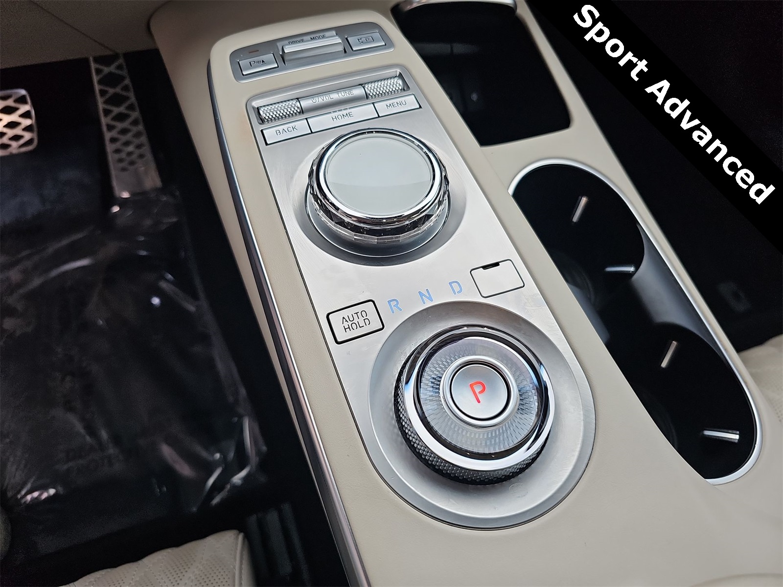 Thumbnail: 2023 Genesis GV70 - 21