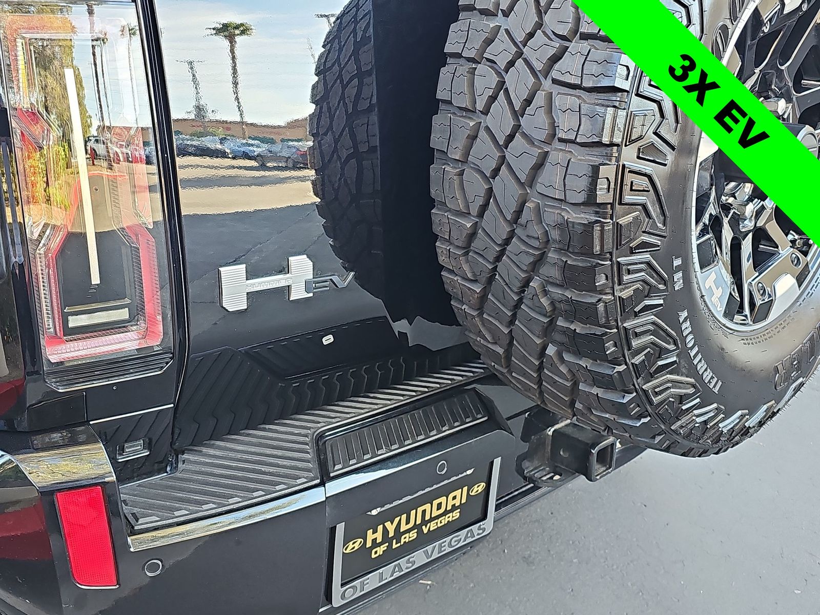 Thumbnail: 2024 GMC Hummer EV - 11