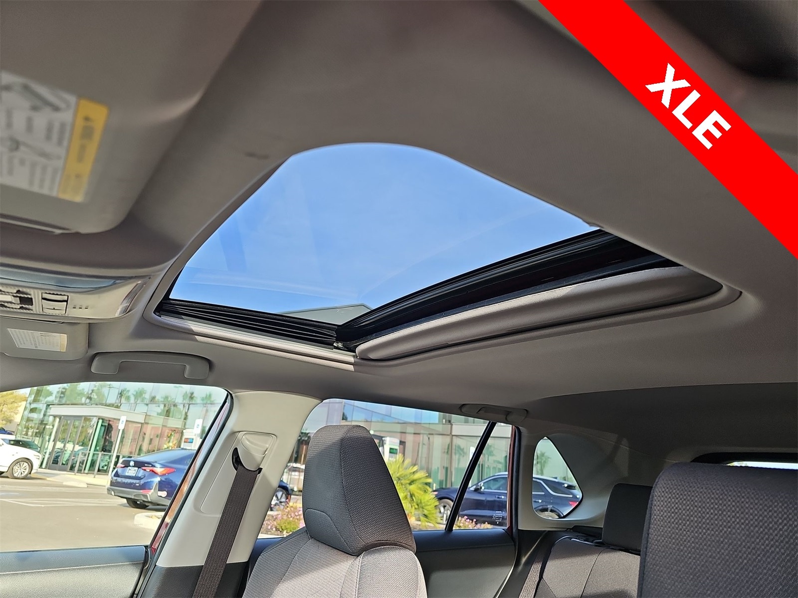 Thumbnail: 2019 Toyota RAV4 - 28