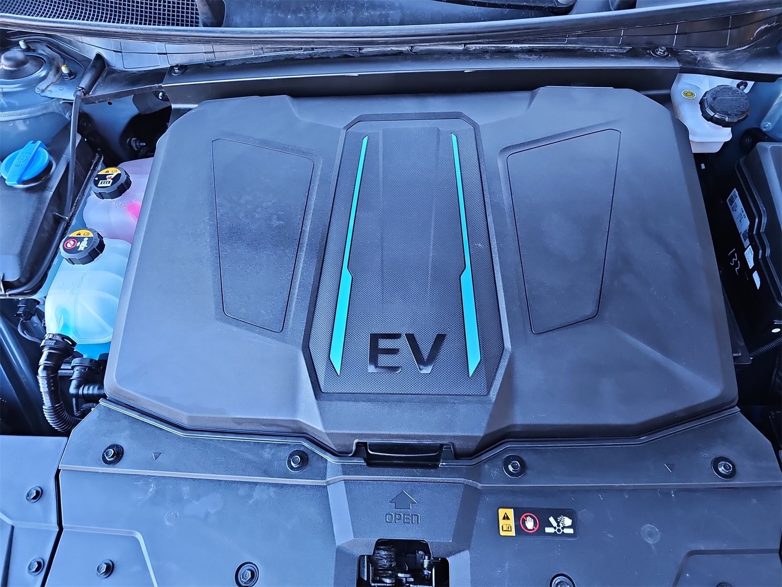 Thumbnail: 2022 Hyundai Ioniq 5 - 13