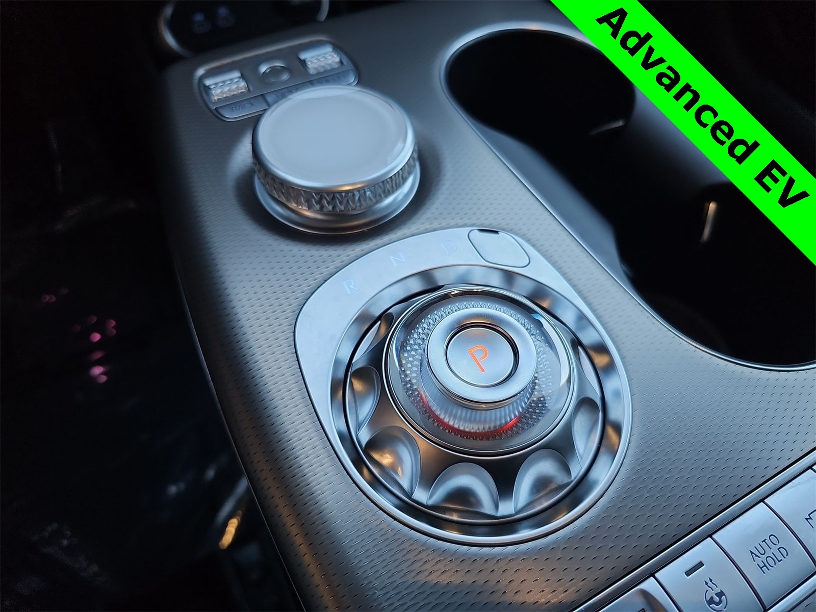 Thumbnail: 2025 Genesis GV60 - 21