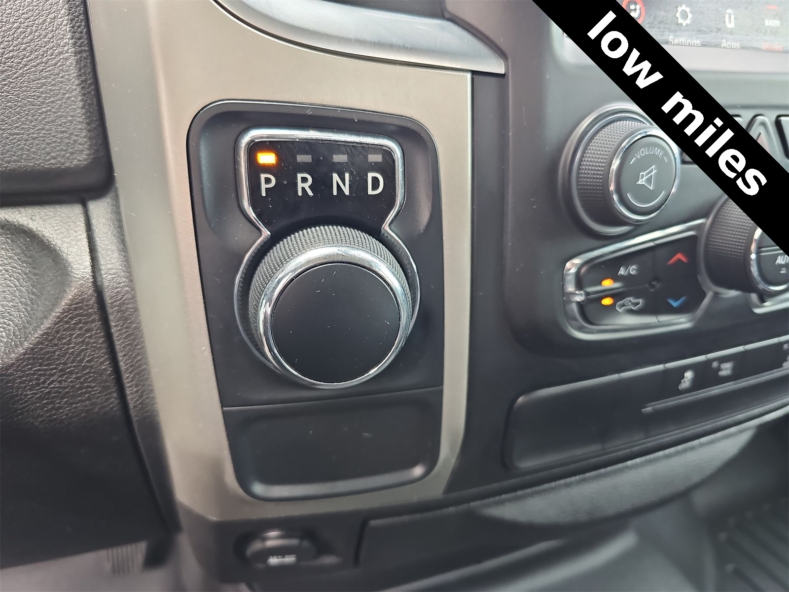 Thumbnail: 2020 RAM 1500 Classic - 21