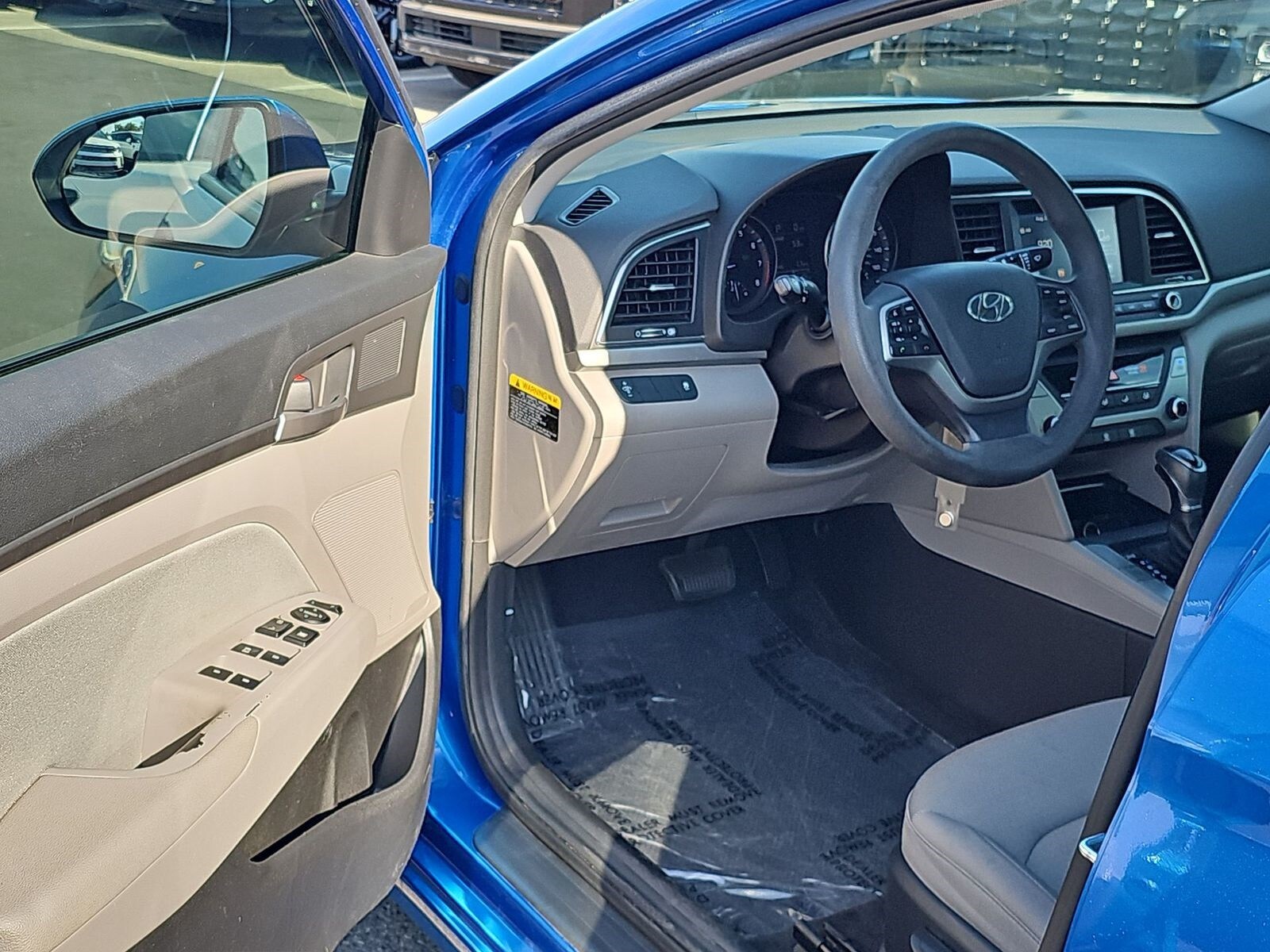Thumbnail: 2017 Hyundai Elantra - 11