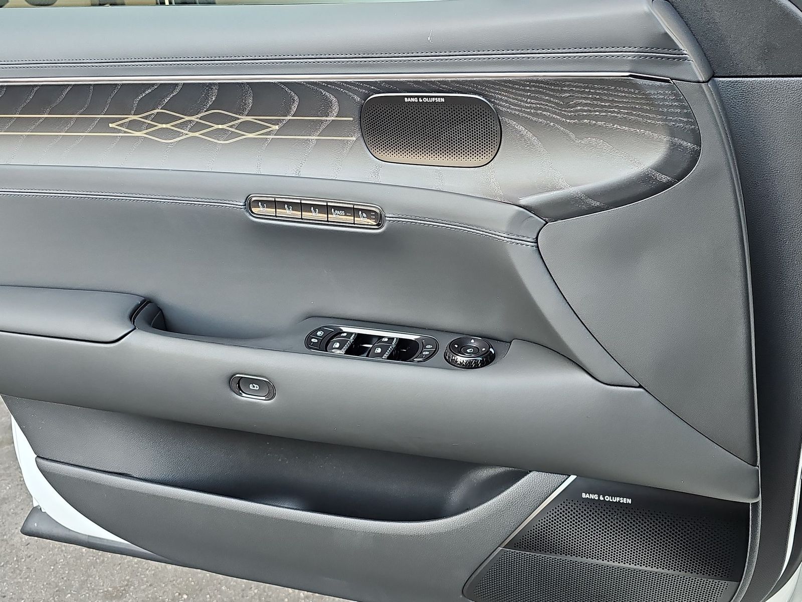 2026 GENESIS G90 Prestige Black - Photo 28
