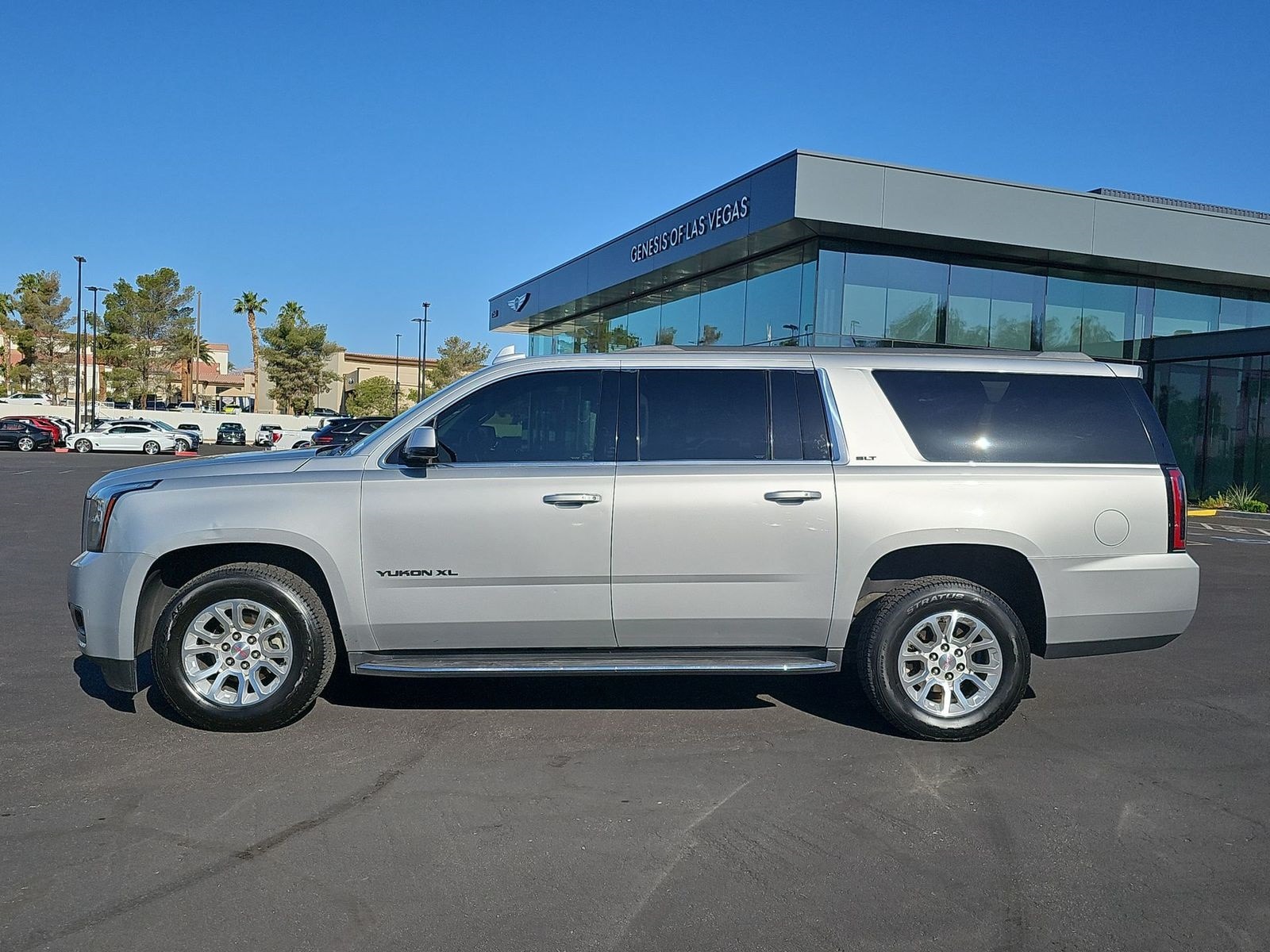 Thumbnail: 2017 GMC Yukon XL - 6