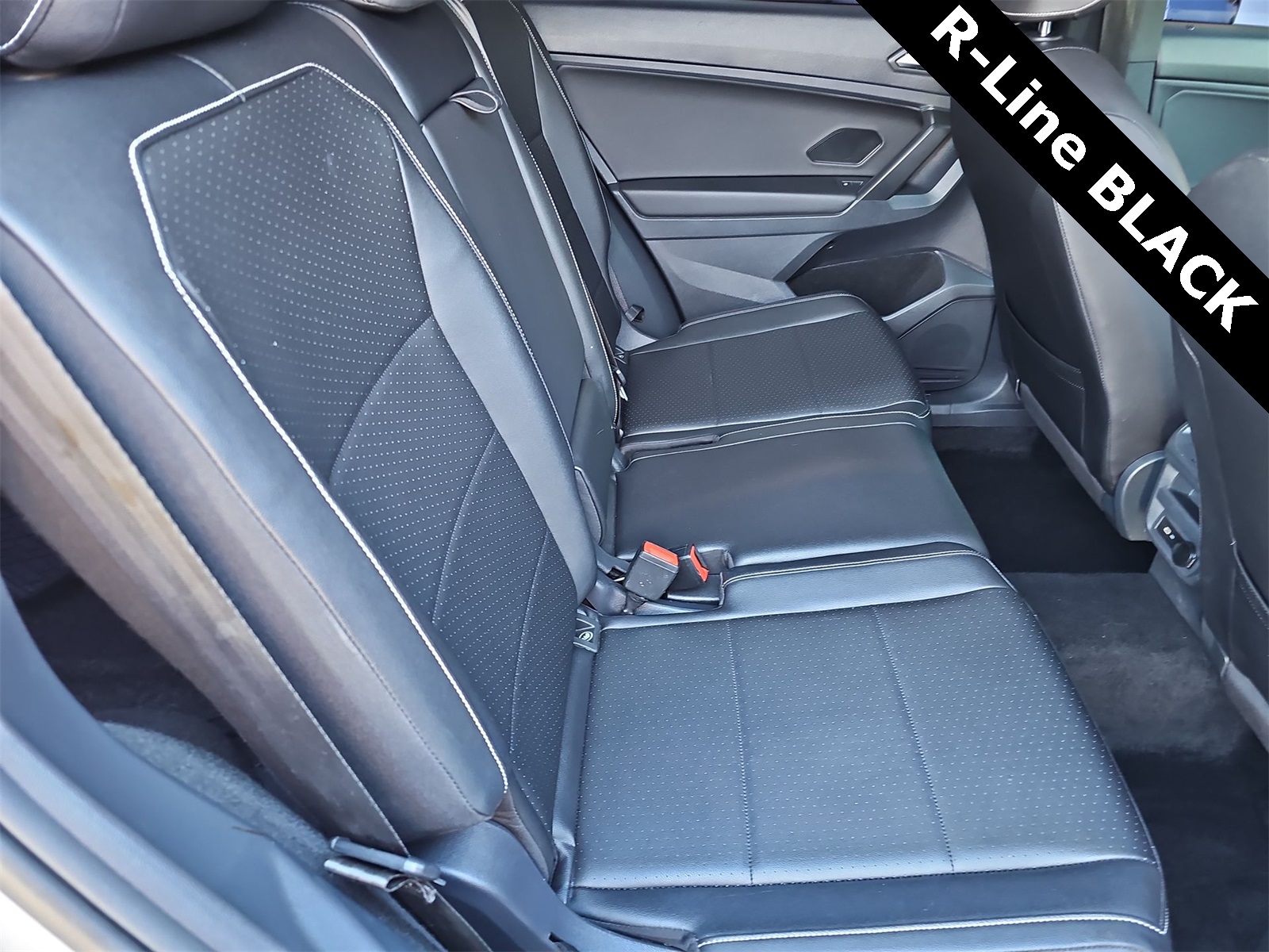 Thumbnail: 2021 Volkswagen Tiguan - 17