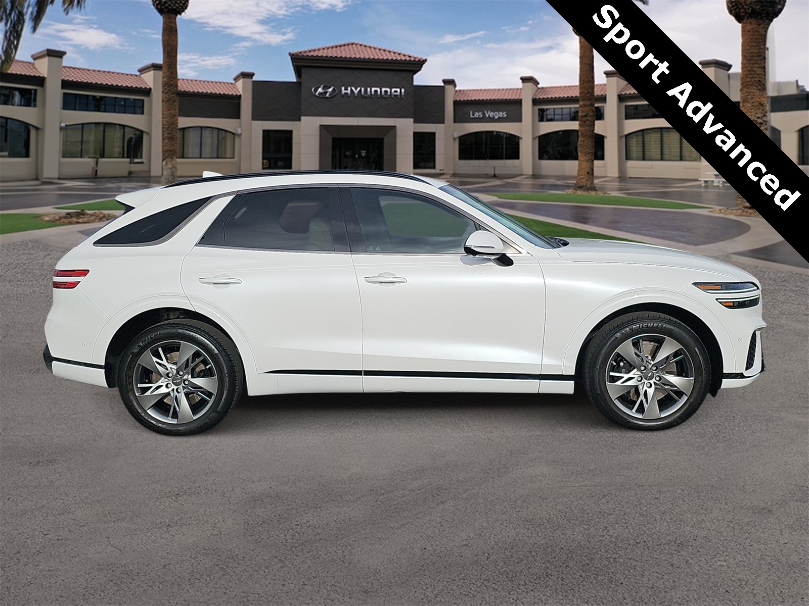 Thumbnail: 2023 Genesis GV70 - 9