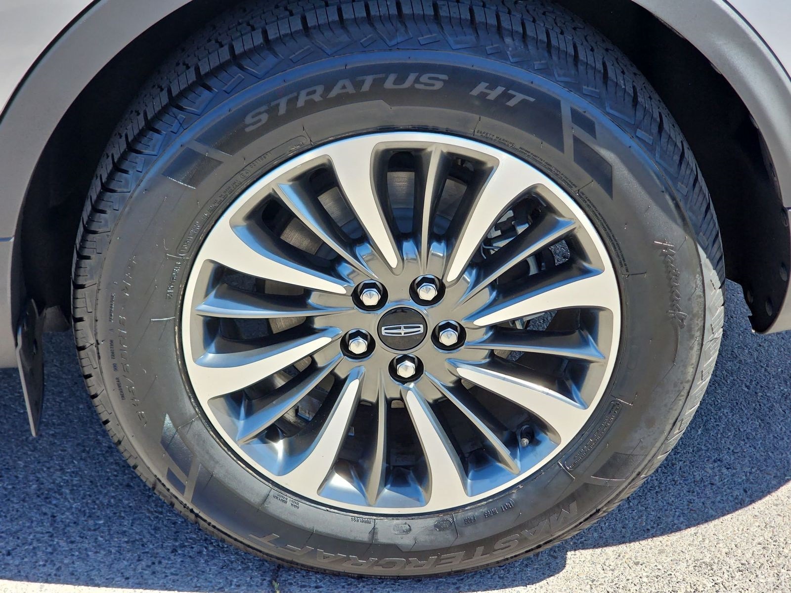Thumbnail: 2020 Lincoln Nautilus - 13