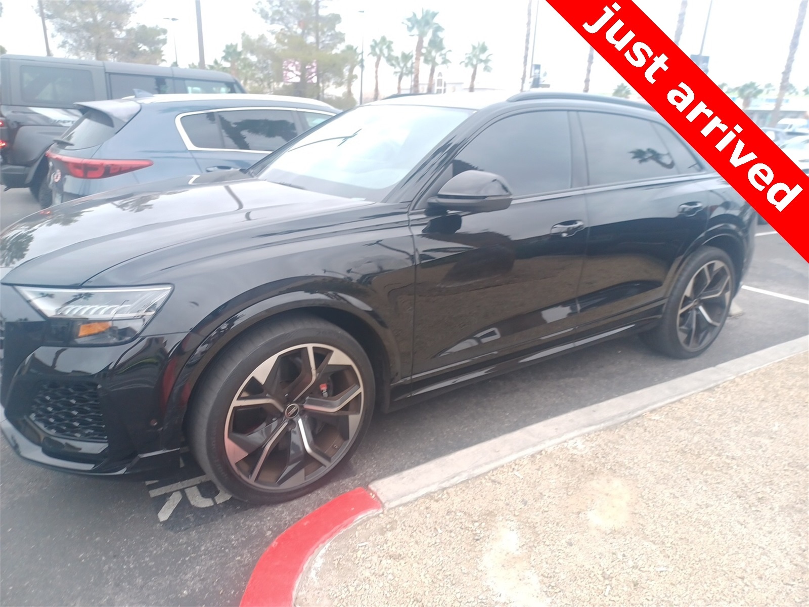 Thumbnail: 2023 Audi RS Q8 - 2